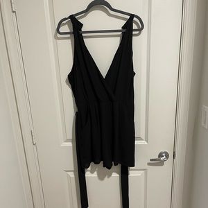 Black Express Romper with Pockets Size 12